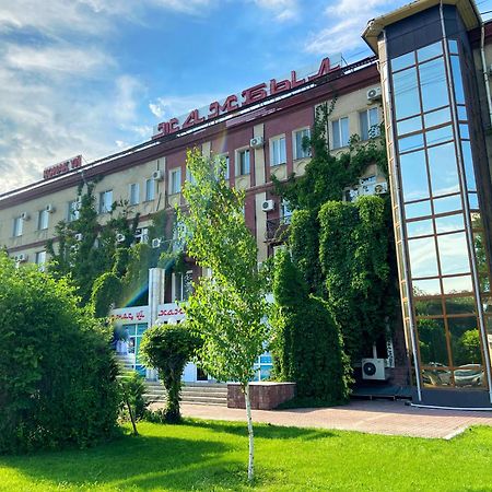Hotel Zhambyl Taraz Esterno foto