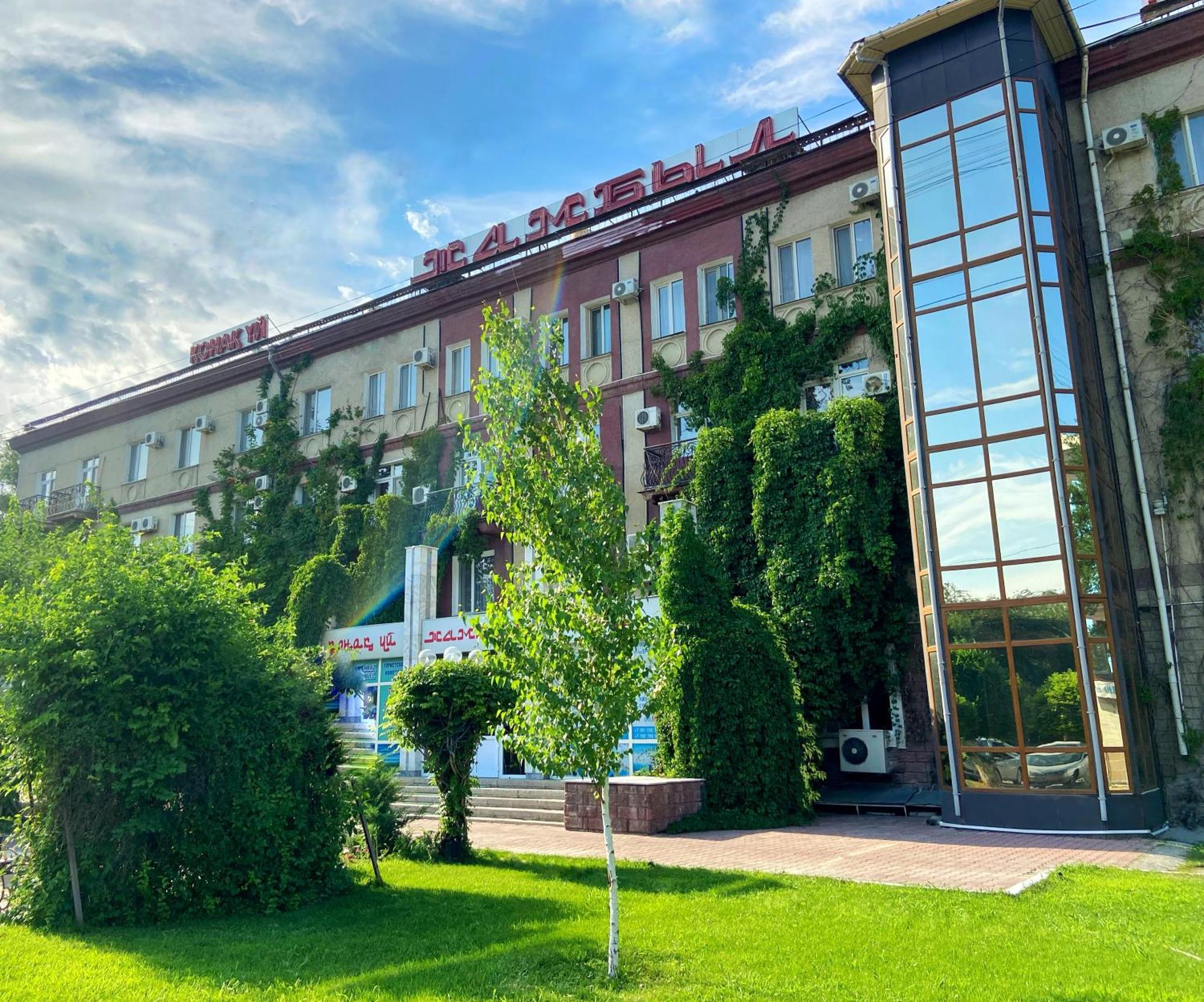Hotel Zhambyl Taraz Esterno foto